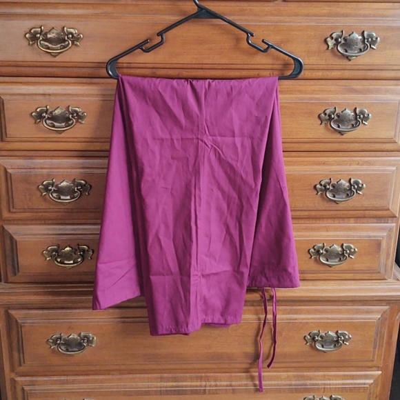 NWT one set of Scrubs…Top with Bottoms - Picture 2 of 6